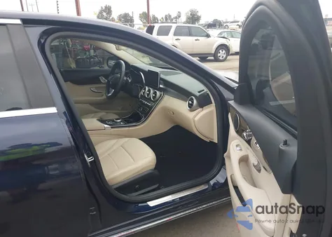 2018 Mercedes-Benz C 300 from USA, damaged, VIN WDDWF4JB2JR338065